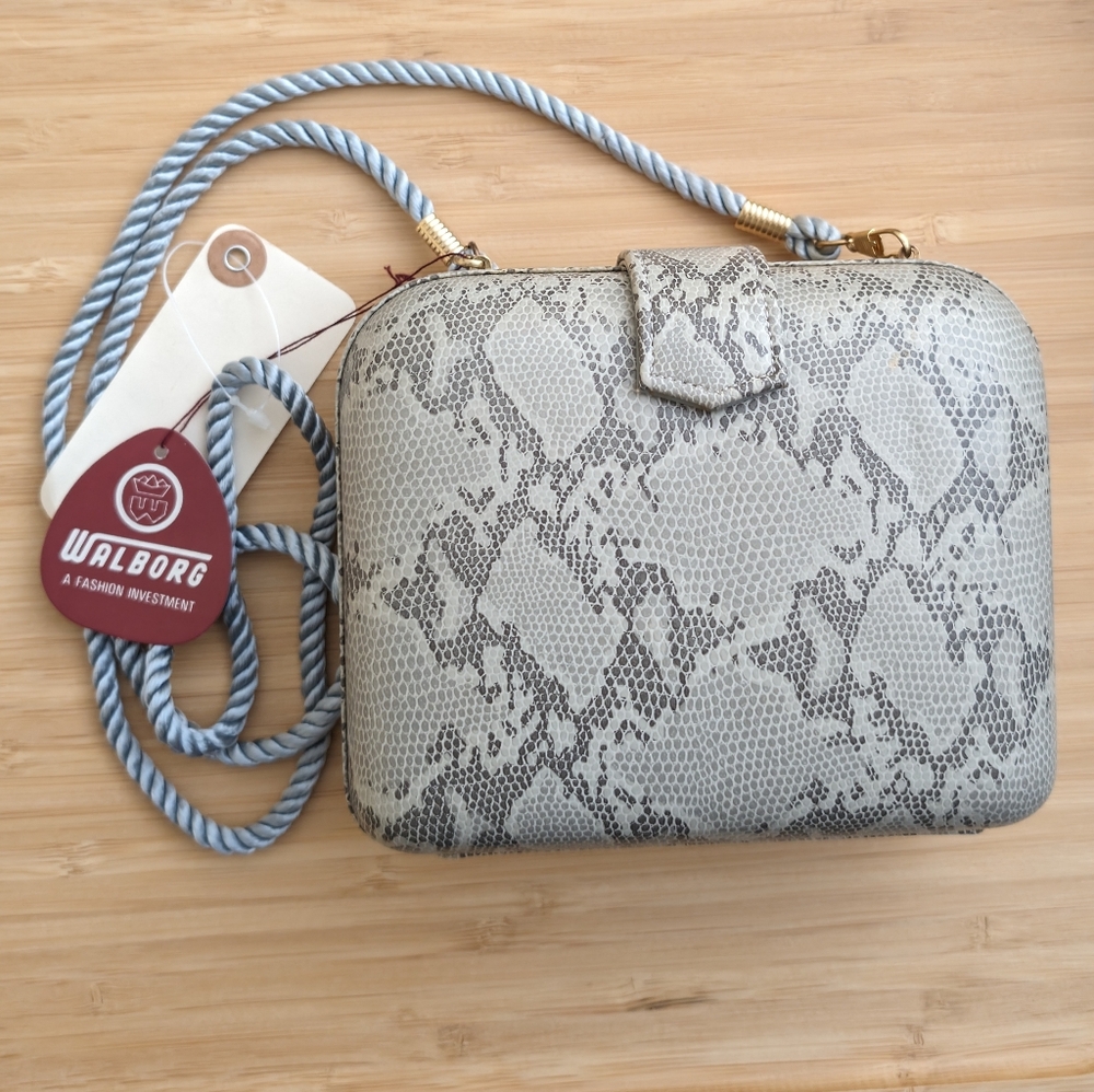 Vintage Walborg gray snake skin print clutch. NWT